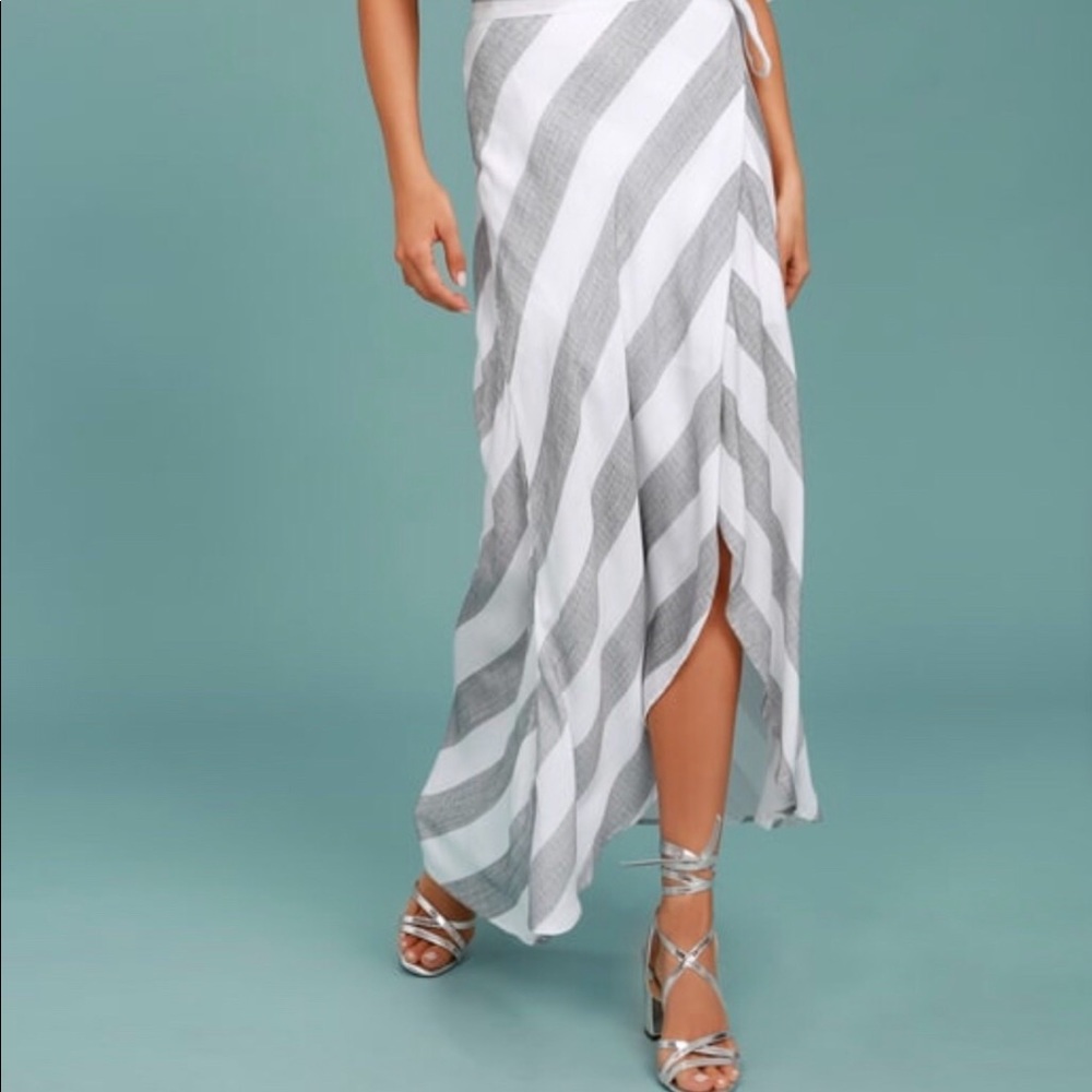 Lulu’s GREY AND WHITE STRIPED WRAP MAXI SKIRT